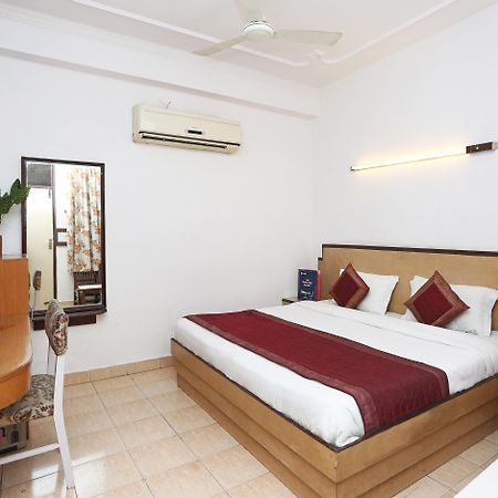 Capital O 10750 Hotel Vivek New Delhi Exterior photo