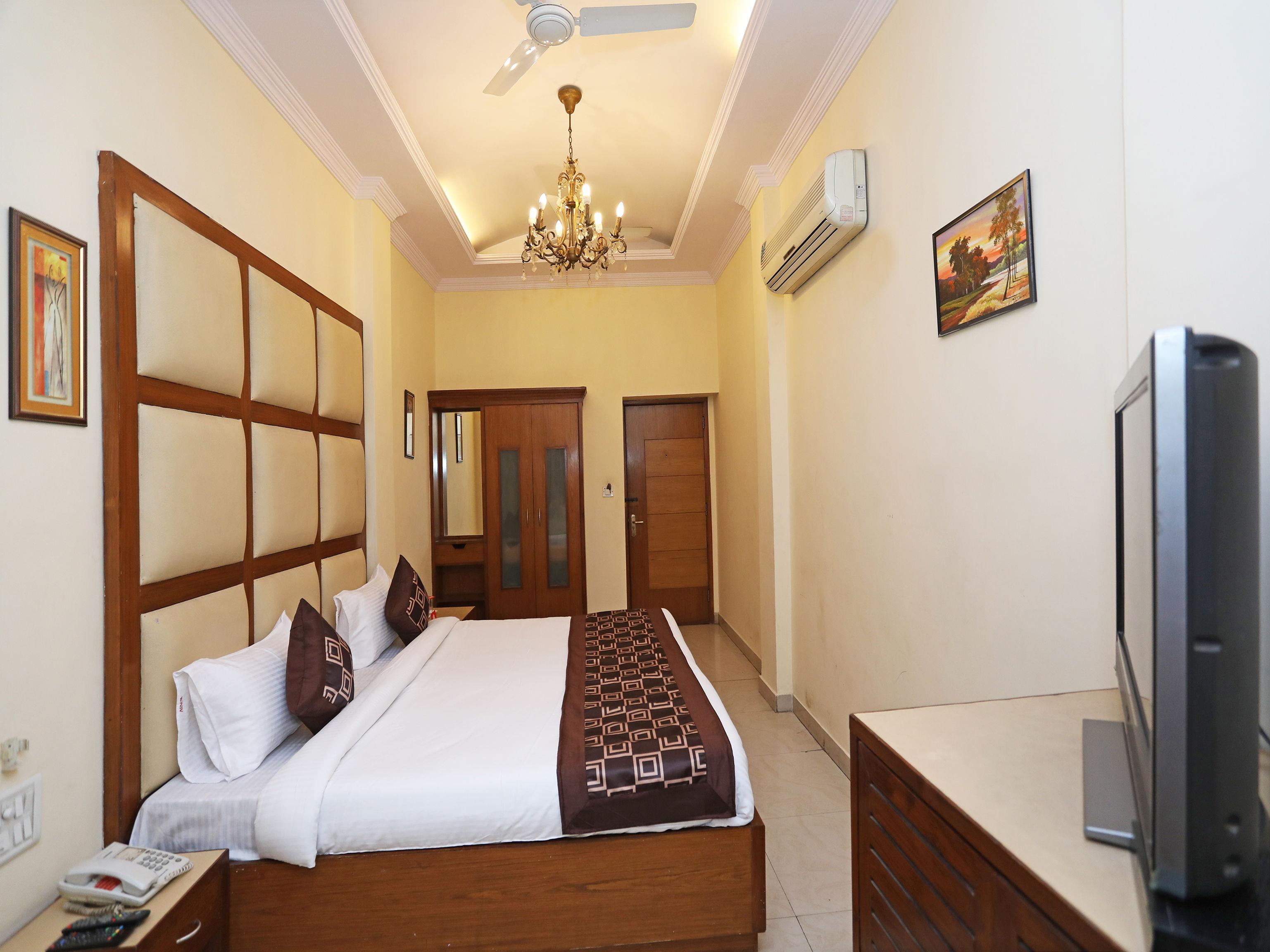 Capital O 10750 Hotel Vivek New Delhi Exterior photo