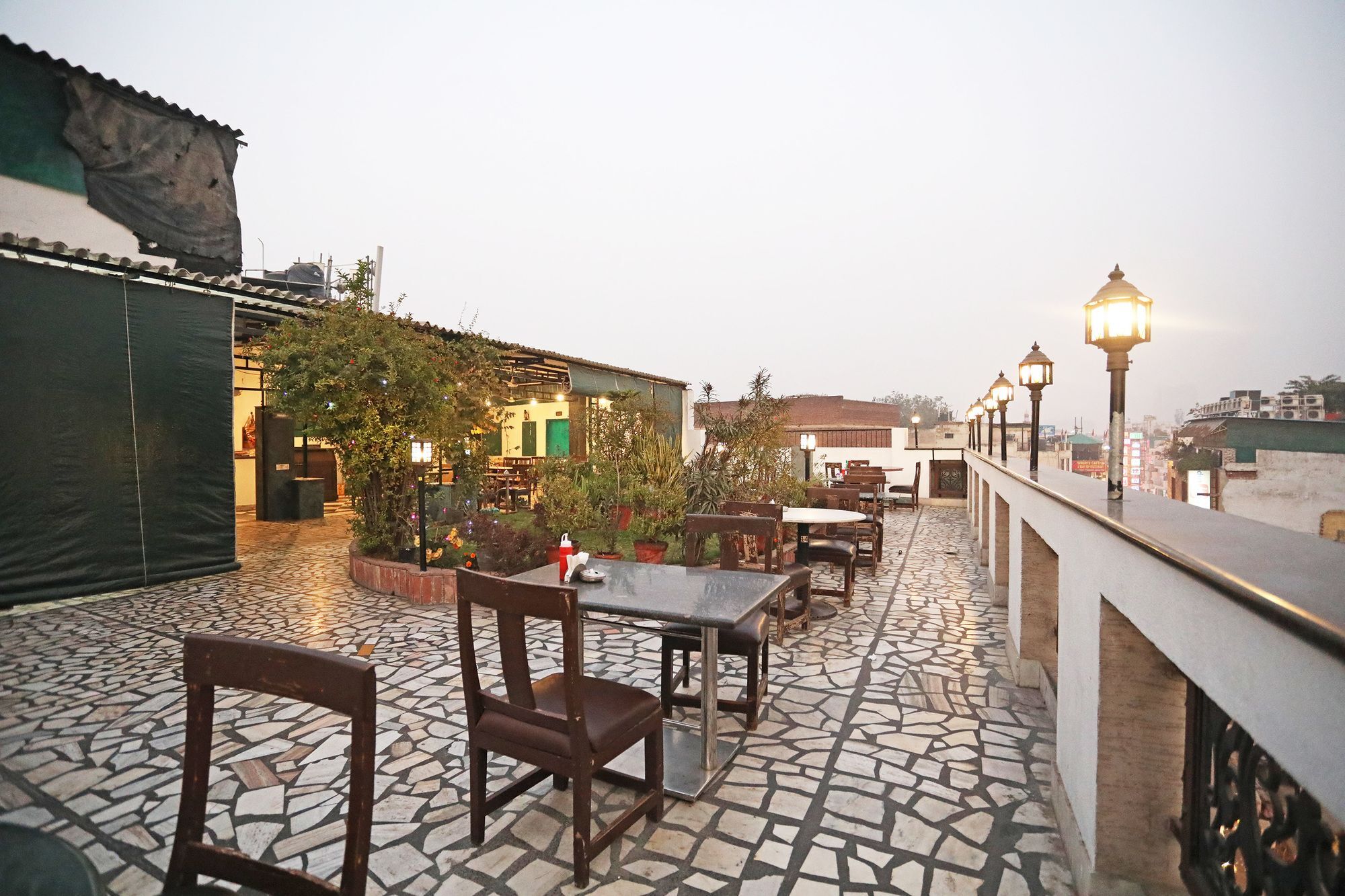 Capital O 10750 Hotel Vivek New Delhi Exterior photo