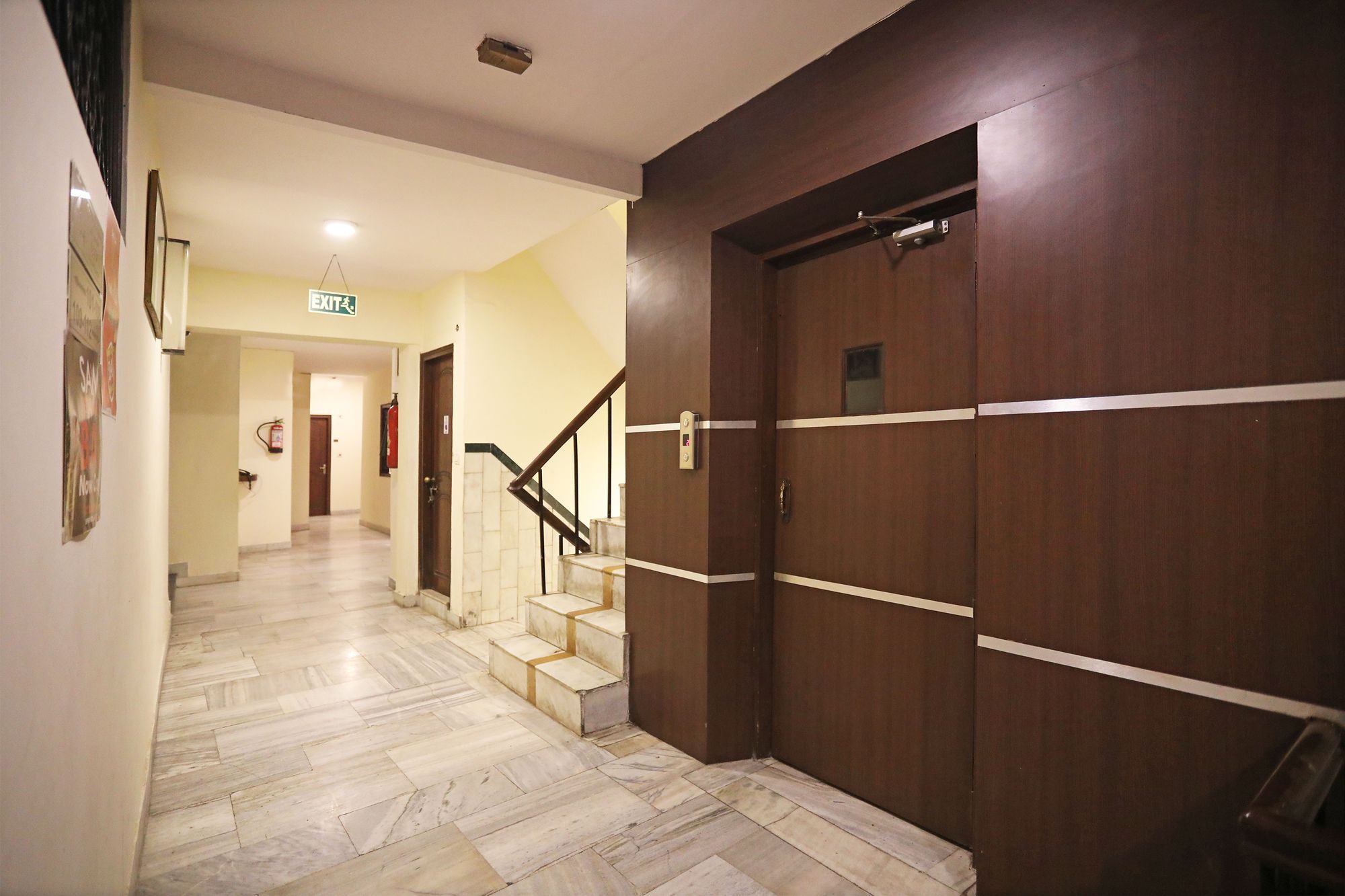 Capital O 10750 Hotel Vivek New Delhi Exterior photo