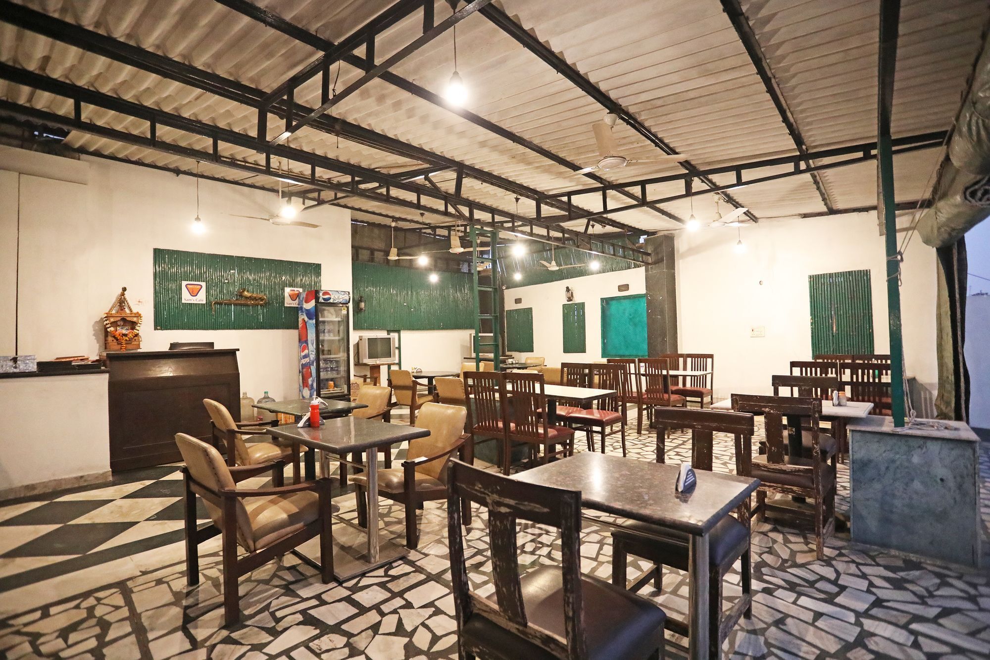 Capital O 10750 Hotel Vivek New Delhi Exterior photo
